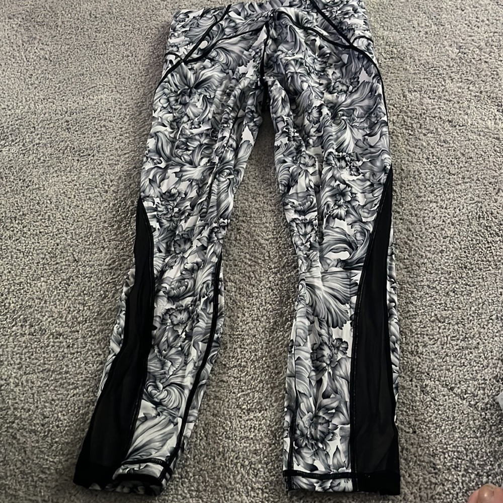 Lululemon Pattern Leggings With Mesh Sides - image 4